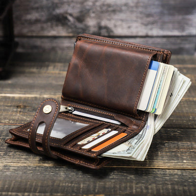 Roomy Leather Airtag Wallet