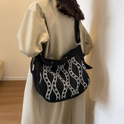 Twist Pattern Crossbody Bag Wide Strap Magnetic Buckle Commuter Bag