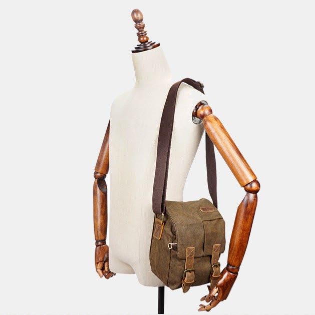 Waterproof And Shockproof Retro Camera Bag Messenger Bag
